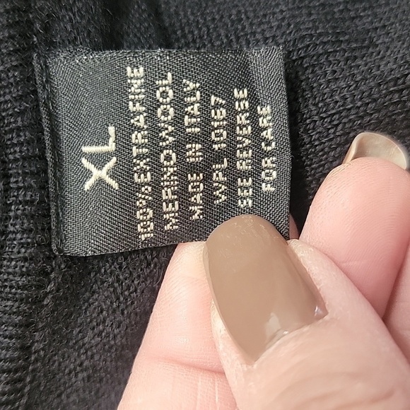 joseph&Iyman Mens Size XL 100% Extra Fine Merino Wool Black Sweater, 1/4 Button - Picture 9 of 9